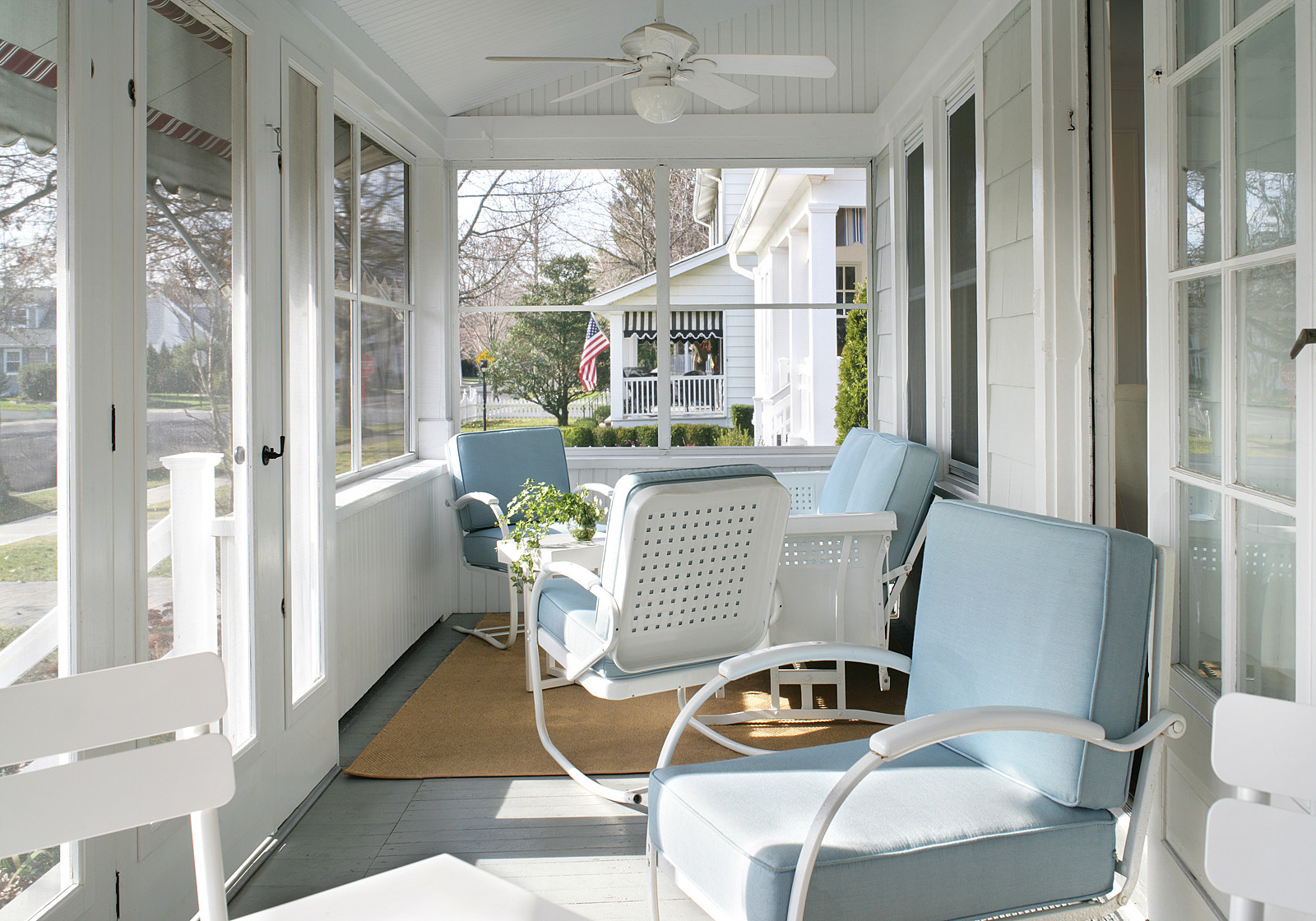 Front porch squirt