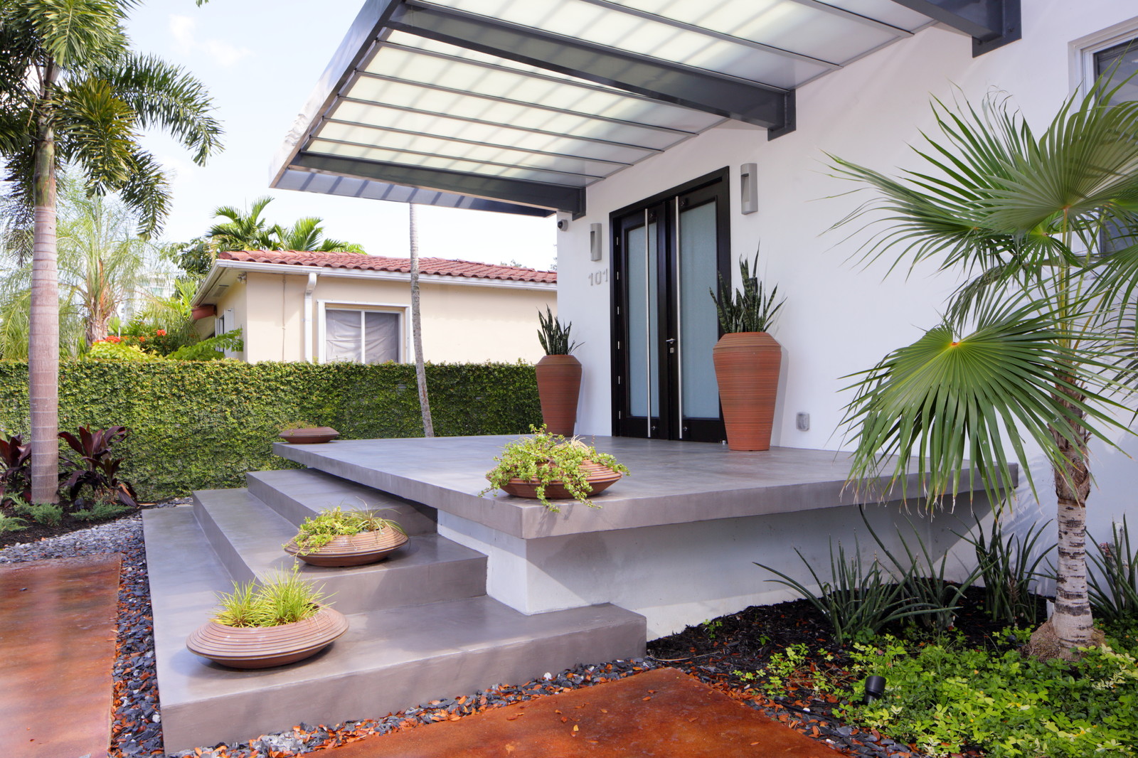 15 Ideas To Making Plain Concrete Front Porch Look More Attractive La 